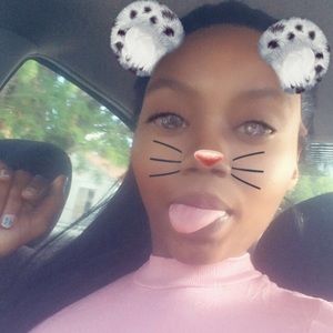 Meet your Posher, Iesha